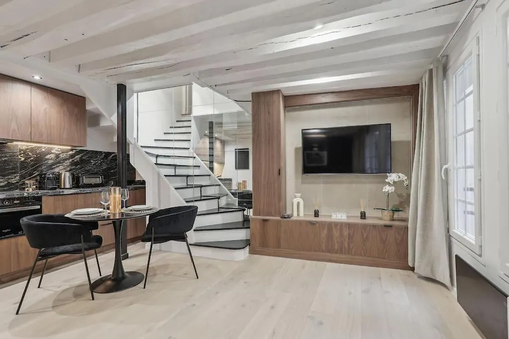 Daire Duplex Parisien Pres Du Louvre Paris